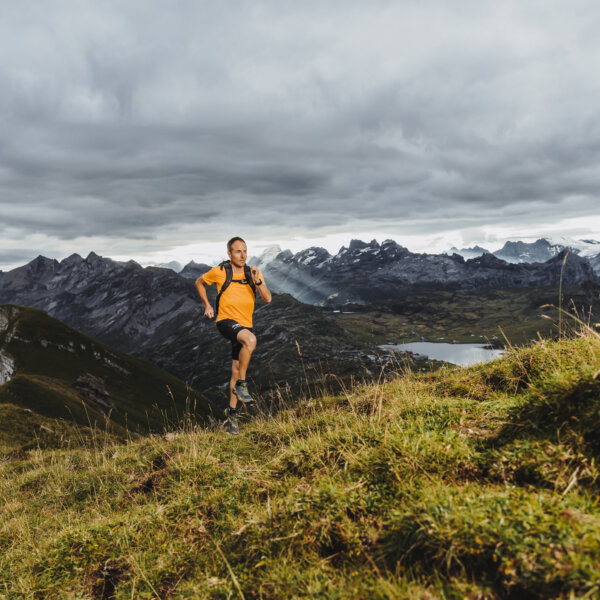 Viktor R Âthlin Trailrunning 2492 obwalden tourismus ch Fotograf Johanna Untern ñhrer