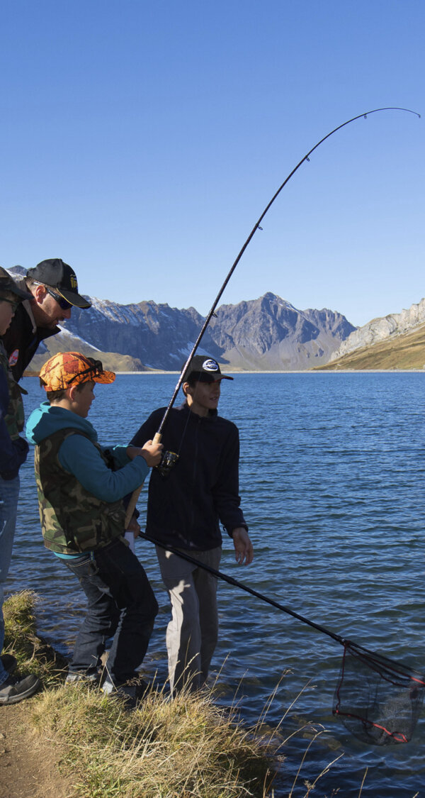 Frutt Erleben Sommer Erlebnisse Kinderkurse Fischen Intro
