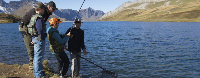 Frutt Erleben Sommer Erlebnisse Kinderkurse Fischen Hero